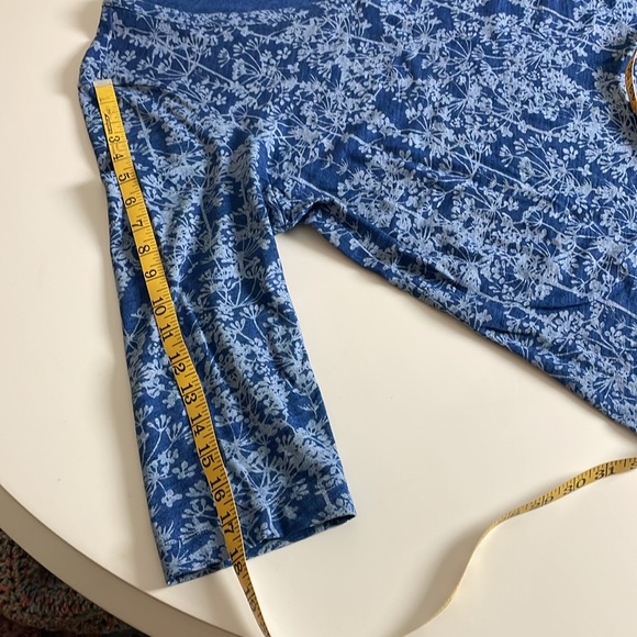 Pure Jill Indigo V-Neck Blue top with flower print and front pocket- Large - Picture 9 of 12